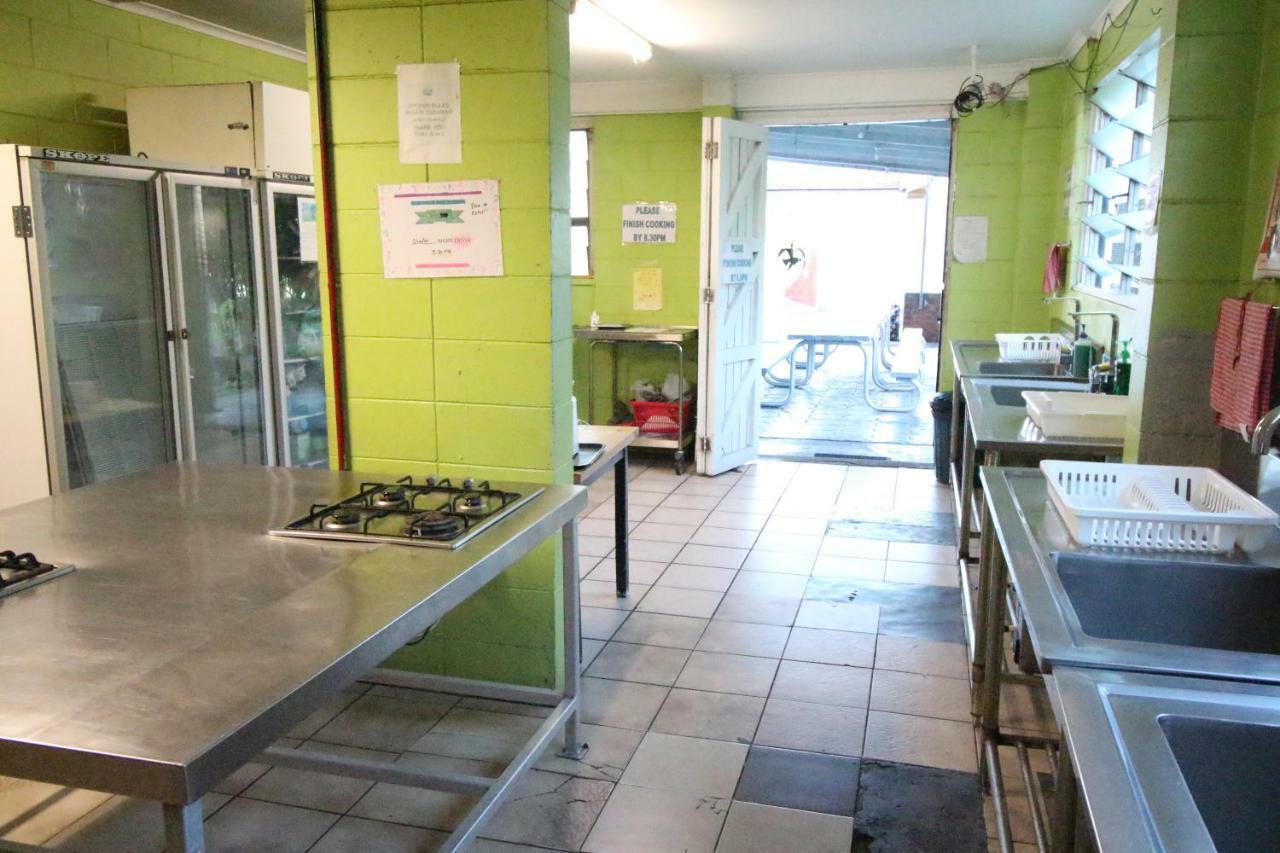Asylum Cairns Share House Hostel Exterior photo
