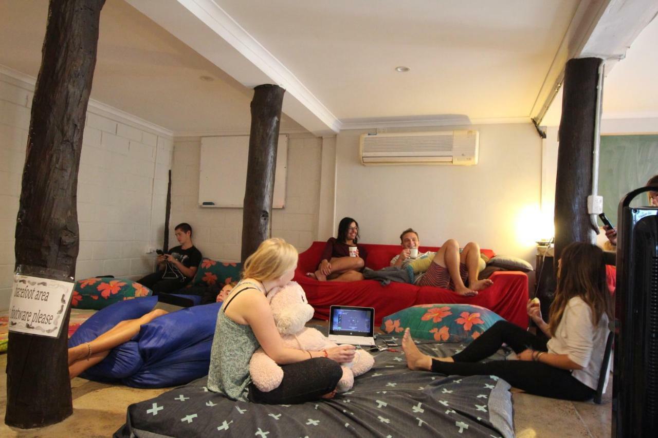 Asylum Cairns Share House Hostel Exterior photo