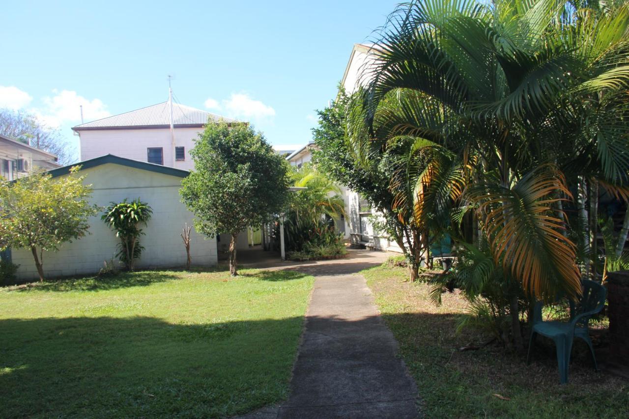 Asylum Cairns Share House Hostel Exterior photo